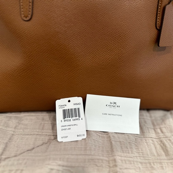 Coach Christie - Picture 13 of 15